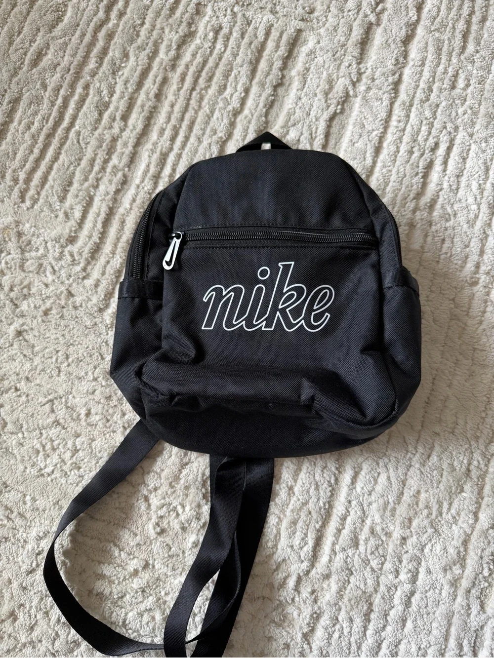 mini backpack purse nike Brasilia keyring and screen print gives this bag signature Nike swag. Nike Brasilia JDI Mini Backpack